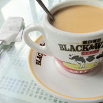 Mido Cafe 美都餐室 - ミルクコーヒーは10香港ドルだったか。