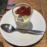 294355535 - 枝豆とカリフラワーのムース　牛生ハム乗せ