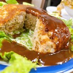 文福飯店 - ハンバーグ断面