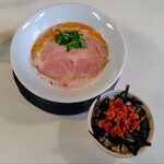 風見鶏 - 料理写真:鶏白湯えび辛らーめん ＋ チャンジャご飯