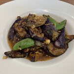 CHINESE DINING 瑞 - 茄子と美明豚の豆豉卵炒め・スナップエンドウ添え