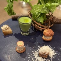 薪焼ステーキ コケット - 前菜５種の盛り合わせ (菜の花の冷製ポタージュ 、大根のロースト蟹味噌ソース 、三浦産鮮魚のリエット 、里芋のアッシュパルマンティエ 、トリュフのシュークリーム）