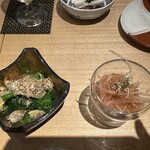 蕎麦と割烹 いいずか - あさりと菜の花のお浸し@726 梅水晶@660