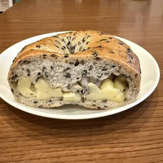 kuroパン様 Kuroパン - 和戸/パン | 食べログ