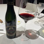 Parado - “アマロネ”。複雑で燻製の香り、後でタンニンがやって来るちょっと重めながらも味わい深〜いイタリアンワイン。シェフの推薦ですが、料理と素晴らしいコンビネーションでした！