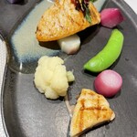 Parado - “地元野菜のポワソン”。クルマ鯛⁈初めて食しますが野菜とのコンビネーションが最高に美味いです。色味も春らしく、美しいです！