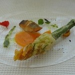 バローレ - 青ソイのポワレと甘エビを詰めた花ズッキーニのフリット