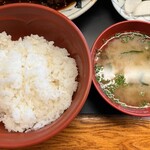 とんかつ 五郎十 - ご飯と味噌汁