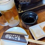 生ラムジンギスカン めいごる - ✨生ビールで乾杯✨タレをセットし準備万端