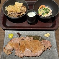 ブッフェアンドカフェ スロープサイドダイナー ザクロ - 