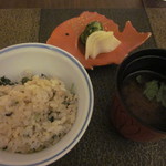 日本料理 晴山 - 鱧と鱧子の炊き込みご飯　香の物　赤出汁