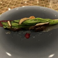 レストラン ラルモワーズ - 長岡牛ヒレ肉のロースト、ジャガイモのクーリ、ほうれん草のベニエ