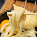 須崎食料品店 - うどん小+生卵+とり天