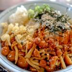 ヨコクラうどん - なめこおろしぶっかけ