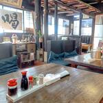 ヨコクラうどん - 飲食スペース