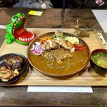 キッチン あずま - ワニカレー♡とタンドリーチキン♡