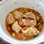 ヨコクラうどん - なめこスープにゲソ天投入