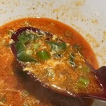 麺屋 丸福 - 酸っぱ辛い系好きな方にはハマる味。