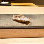 鮨 こいせ - 炙りししゃも（頭の塩焼きパウダー）（※追加）