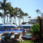 The Kahala Hotel & Resorts - 白い建物がプリメリアビーチハウス