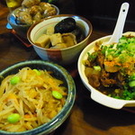 Izakaya Naniwa - カウンターのお惣菜から選んだツマミです