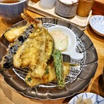 天ぷらめし 金子半之助  - 2巡目(かぼちゃ、茄子、白身魚、ししとう、半熟玉子)
