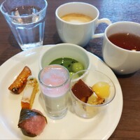 リラッサ - 抹茶のお汁粉が美味しかったです。桜餅もありました