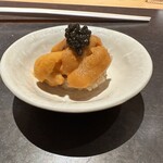鮨処 春日 - ウニのキャビア添え