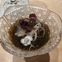 鮨 若尊 - 沖縄のもずく酢 茗荷と紫芽のせ