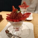 むさしの森珈琲 - 料理写真:国産フレッシュいちごのモンブランパフェ、1078円。