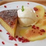 チッチコッコカフェ - りんごケーキ＆コンポート＆バニラアイス