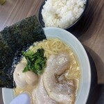 横浜家系ラーメン 魂心家 金沢店 - 