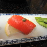 石ばし - お通し③のスモークサーモンの玉葱巻きと枝豆