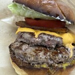 サニーズハンバーガースタンド - 自家製ベーコンチーズバーガーにパティ追加