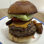 サニーズハンバーガースタンド - 自家製ベーコンチーズバーガーにパティ追加