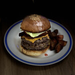 サニーズハンバーガースタンド - 自家製ベーコンチーズバーガーにパティ追加