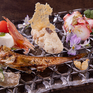 いぶりがっこや新鮮野菜など、秋田の食材を活かしたイタリアン