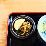 やぶ善 - 箸休めの"お漬物"は二種盛り。