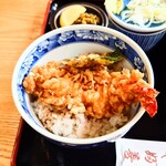 やぶ善 - "ご飯"は半分ですが、"海老"は普通サイズ。
