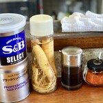 らーめん三周 - 調味料