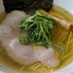 麺屋ばんだい - 鶏油の香りが際立つ♪