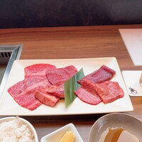 焼肉うしごろ 新宿三丁目店 - 