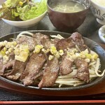 炭焼きびすとろ 肉たらし - 牛タン焼き