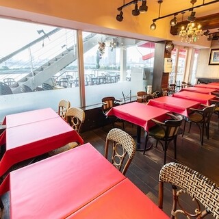 【貸切OK】大人数の宴会も歓迎♪開放感抜群のテラス席あり◎