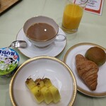 大和屋本店 - パンとフルーツ