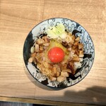 ラーメン 野良裏家 - 半たまごかけ肉ごはん300円