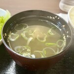 炭焼きびすとろ 肉たらし - お味噌汁