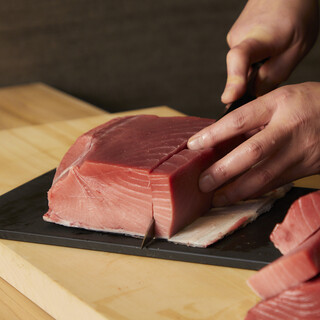 伝統と革新が織りなす、至高の鮨体験