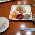 カフェ・サラマンジェ - セットメニューハンバーグです。