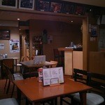 カフェ・サラマンジェ - 店内は結構広いです。